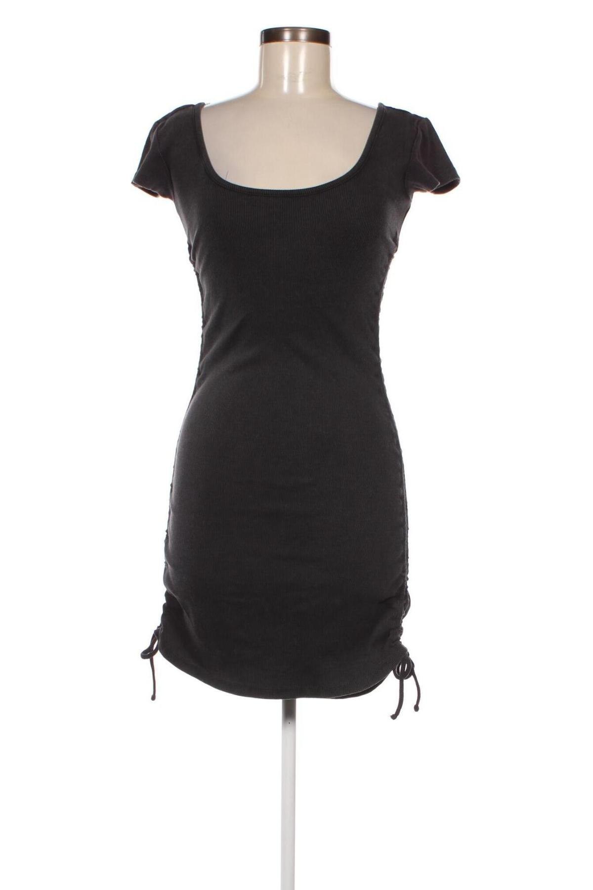 Φόρεμα Review, Μέγεθος XS, Χρώμα Γκρί, Τιμή 9,99 €