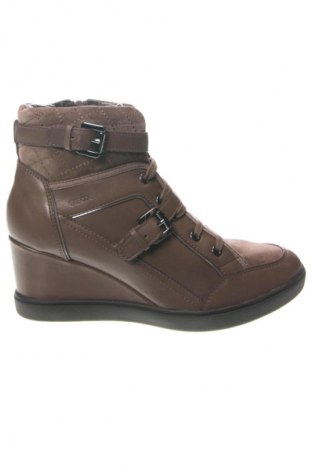 Botine de damă Geox, Mărime 41, Culoare Maro, Preț 447,99 Lei