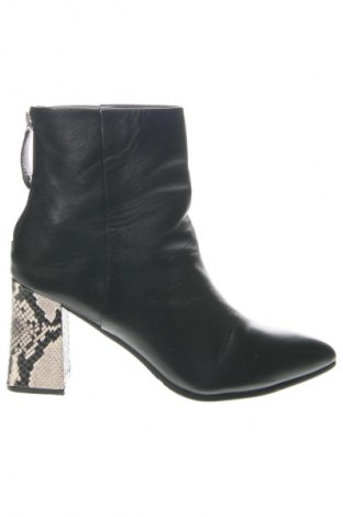 Botine de damă Kate Gray, Mărime 40, Culoare Negru, Preț 191,33 Lei