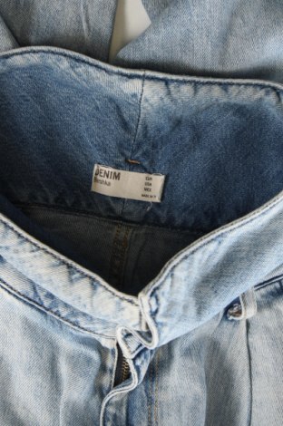 Γυναικείο Τζίν Bershka, Μέγεθος XS, Χρώμα Μπλέ, Τιμή 9,99 €