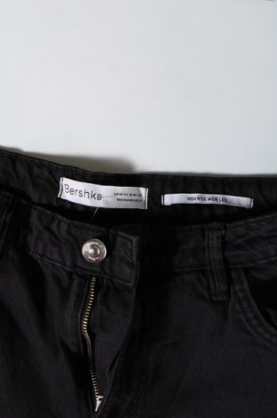 Damskie jeansy Bershka, Rozmiar M, Kolor Czarny, Cena 46,99 zł