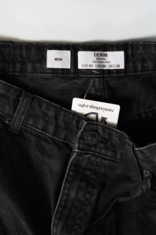 Damskie jeansy Bershka, Rozmiar M, Kolor Czarny, Cena 46,99 zł