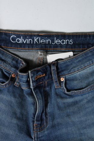 Дамски дънки Calvin Klein Jeans, Размер M, Цвят Син, Цена 34,49 лв.