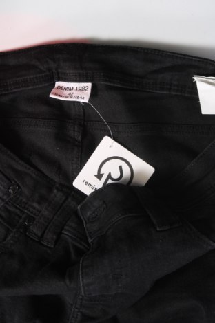 Blugi de femei Denim 1982, Mărime L, Culoare Negru, Preț 48,99 Lei