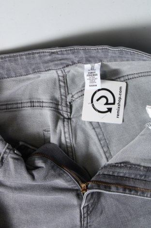 Damen Jeans H&M, Größe M, Farbe Grau, Preis 8,49 €