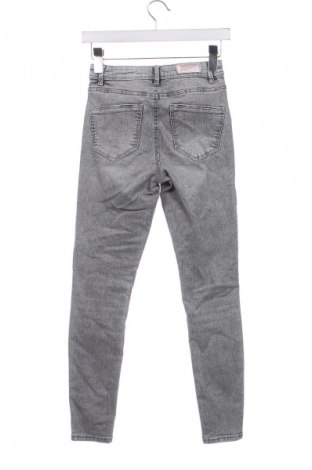 Damskie jeansy ONLY, Rozmiar XS, Kolor Szary, Cena 42,99 zł