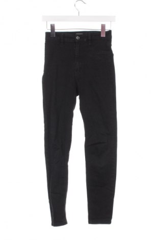 Dámske džínsy  Pull&Bear, Veľkosť XS, Farba Čierna, Cena  16,95 €