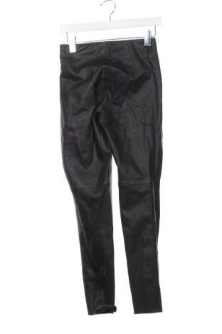 Pantaloni de femei Zara, Mărime XS, Culoare Negru, Preț 69,00 Lei