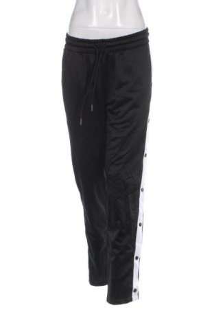 Pantaloni trening de femei Urban Classics, Mărime L, Culoare Negru, Preț 111,99 Lei