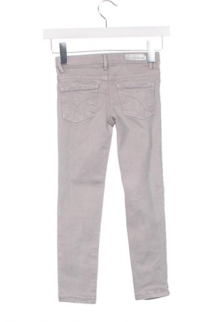 Παιδικά τζίν Calvin Klein Jeans, Μέγεθος 6-7y/ 122-128 εκ., Χρώμα Γκρί, Τιμή 14,99 €