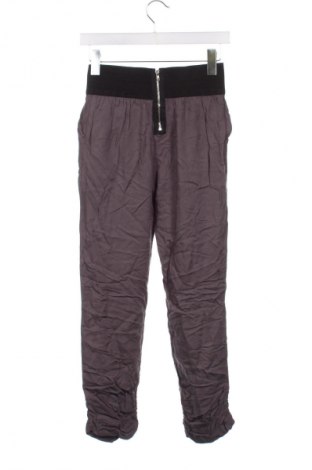 Pantaloni pentru copii Look, Mărime 12-13y/ 158-164 cm, Culoare Gri, Preț 16,99 Lei