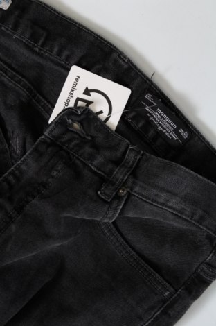 Herren Jeans Magnum, Größe M, Farbe Schwarz, Preis 13,99 €