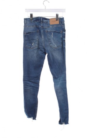 Męskie jeansy Pull&Bear, Rozmiar M, Kolor Niebieski, Cena 58,99 zł