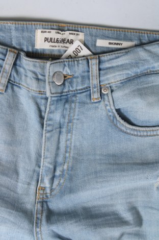 Męskie jeansy Pull&Bear, Rozmiar M, Kolor Niebieski, Cena 58,99 zł