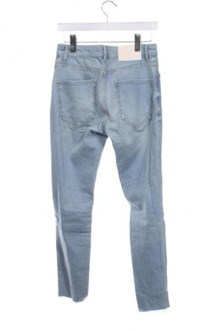 Męskie jeansy Pull&Bear, Rozmiar M, Kolor Niebieski, Cena 58,99 zł