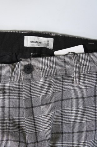 Pantaloni de bărbați Pull&Bear, Mărime S, Culoare Gri, Preț 128,99 Lei