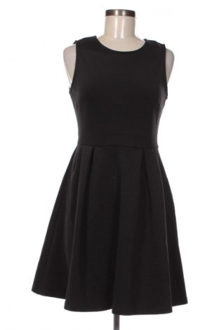 Kleid Gina Tricot, Größe M, Farbe Schwarz, Preis 18,99 €