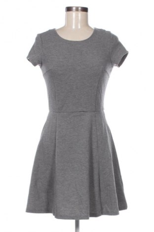 Kleid H&M Divided, Größe S, Farbe Grau, Preis € 14,99