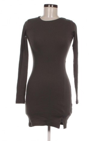 Kleid Pull&Bear, Größe M, Farbe Grün, Preis 15,99 €