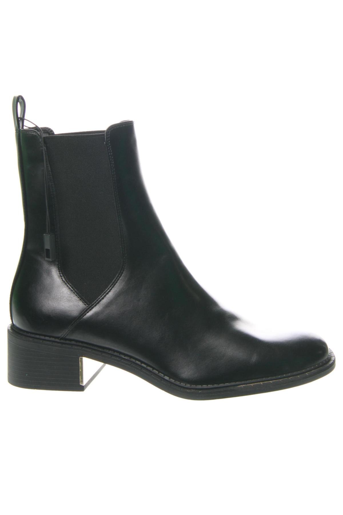 Botine de damă Reserved, Mărime 40, Culoare Negru, Preț 196,00 Lei