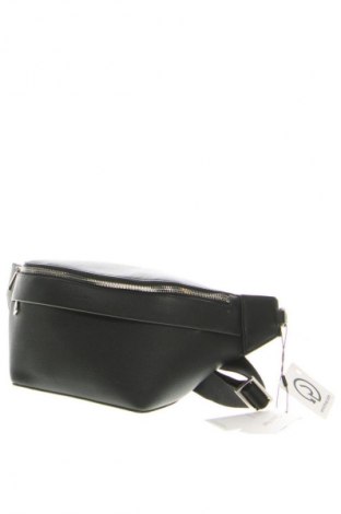 Deréktáska Calvin Klein, Szín Fekete, Ár 26 539 Ft