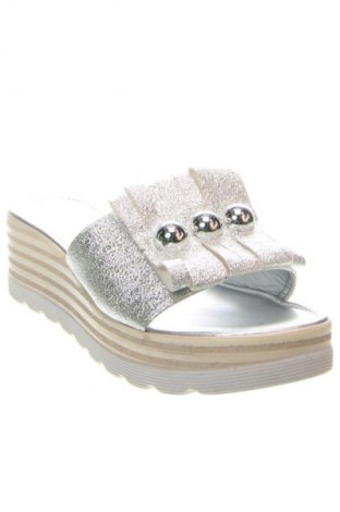 Чехли Unbranded, Размер 40, Цвят Сребрист, Цена 31,99 лв.