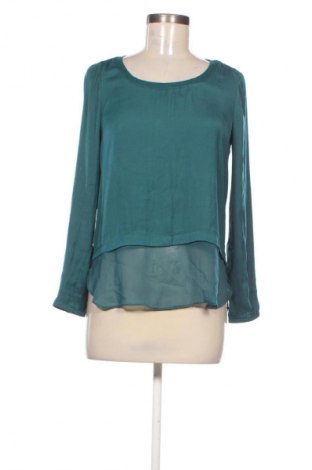 Дамска блуза Bershka, Размер S, Цвят Зелен, Цена 19,00 лв.