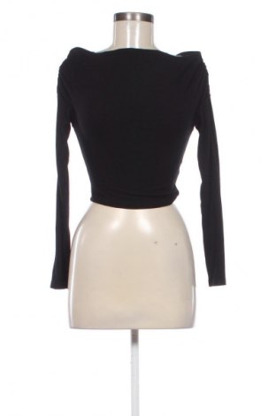 Дамска блуза Bershka, Размер S, Цвят Черен, Цена 19,14 лв.