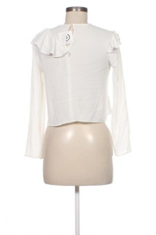 Дамска блуза Bershka, Размер S, Цвят Бял, Цена 19,00 лв.