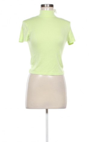 Damen Shirt Bershka, Größe M, Farbe Grün, Preis € 9,72