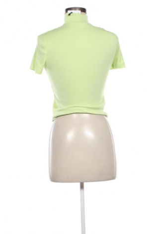 Damen Shirt Bershka, Größe M, Farbe Grün, Preis € 9,72
