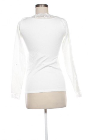 Damen Shirt Culture, Größe M, Farbe Weiß, Preis 51,99 €