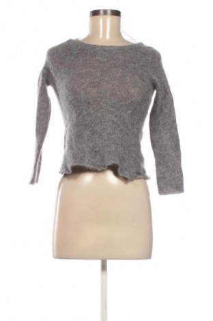 Damen Shirt Guess, Größe XS, Farbe Grau, Preis 23,79 €