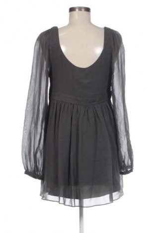 Γυναικεία μπλούζα Madeleine, Μέγεθος M, Χρώμα Γκρί, Τιμή 18,99 €