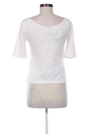 Dámská halenka Nike, Velikost S, Barva Krémová, Cena  586,00 Kč