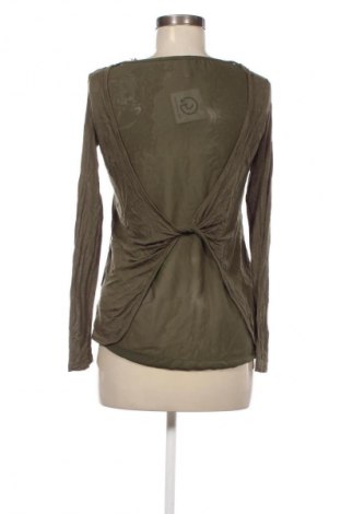 Γυναικεία μπλούζα One Love, Μέγεθος M, Χρώμα Πράσινο, Τιμή 6,99 €