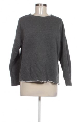 Γυναικεία μπλούζα Pull&Bear, Μέγεθος M, Χρώμα Γκρί, Τιμή 9,72 €