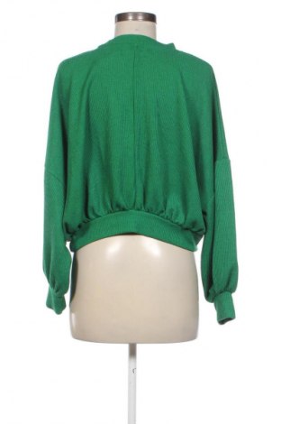 Damen Shirt Pull&Bear, Größe S, Farbe Grün, Preis 9,72 €