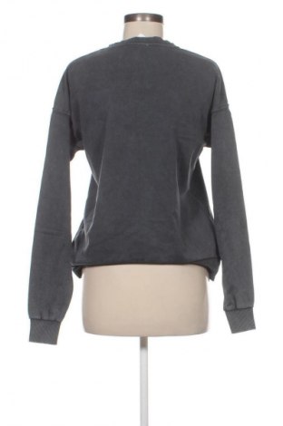 Damen Shirt Stradivarius, Größe S, Farbe Grau, Preis € 9,72