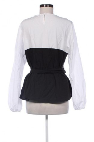 Γυναικεία μπλούζα Trendyol, Μέγεθος L, Χρώμα Πολύχρωμο, Τιμή 28,34 €