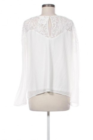 Дамска блуза VILA, Размер M, Цвят Бял, Цена 12,99 лв.