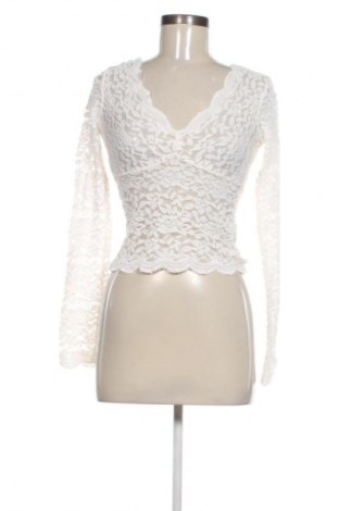 Дамска блуза Zara, Размер M, Цвят Екрю, Цена 15,99 лв.