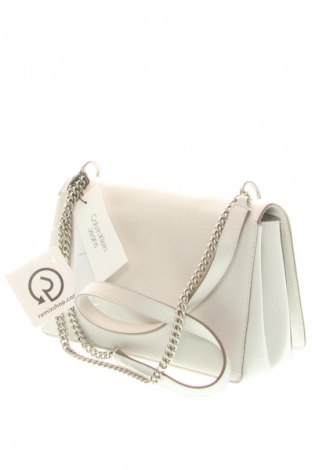 Дамска чанта Calvin Klein Jeans, Цвят Екрю, Цена 48,57 €