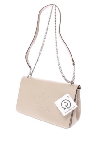 Női táska Calvin Klein Jeans, Szín Bézs, Ár 59 579 Ft