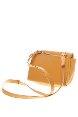 Дамска чанта Tommy Hilfiger, Цвят Жълт, Цена 115,90 лв.