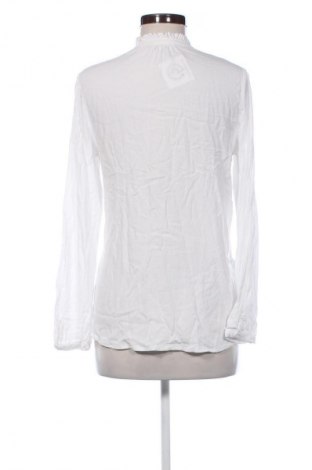 Дамска риза S.Oliver, Размер M, Цвят Бял, Цена 12,99 лв.