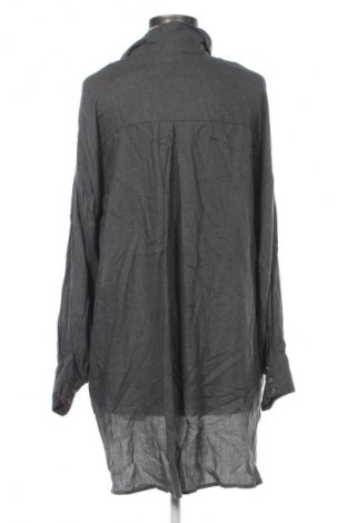 Cămașă de femei Stradivarius, Mărime M, Culoare Gri, Preț 66,00 Lei