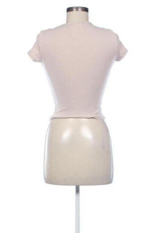 Дамска тениска Bershka, Размер M, Цвят Бежов, Цена 17,10 лв.