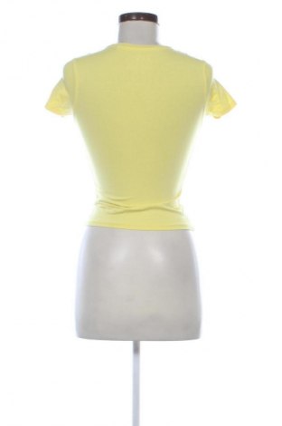 Γυναικείο t-shirt Fb Sister, Μέγεθος XXS, Χρώμα Κίτρινο, Τιμή 8,70 €