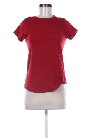 Γυναικείο t-shirt Fb Sister, Μέγεθος M, Χρώμα Κόκκινο, Τιμή 9,00 €